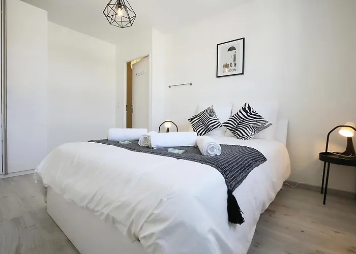 Expat Renting - Le Mosaique - Patte D'oie - Parking Apartment